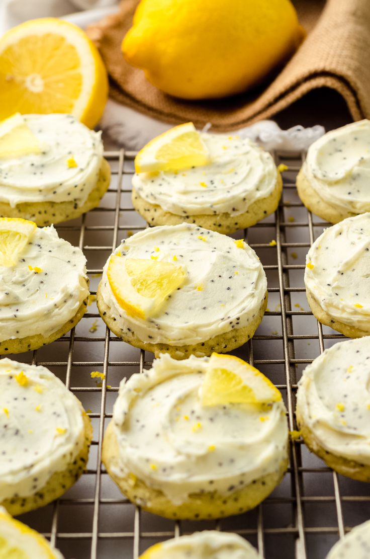 LEMON POPPY SEED COOKIE