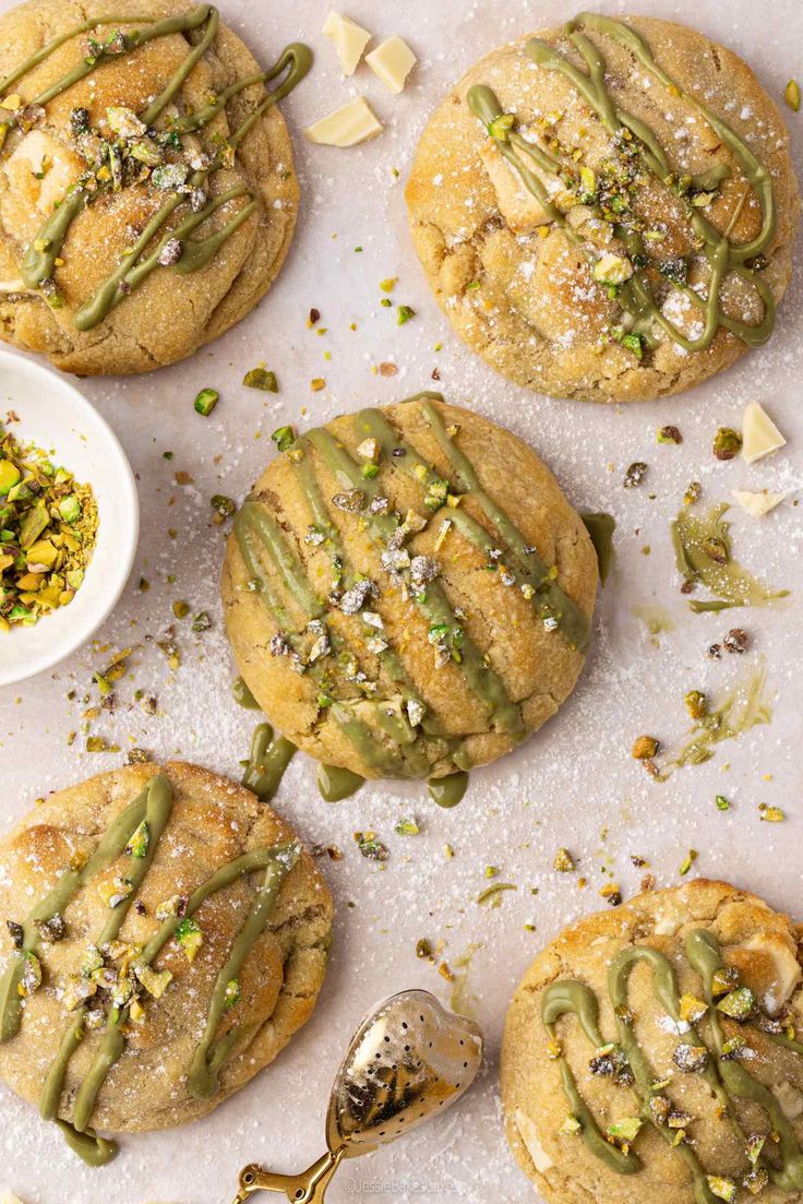 PISTACHIO CREAM COOKIE